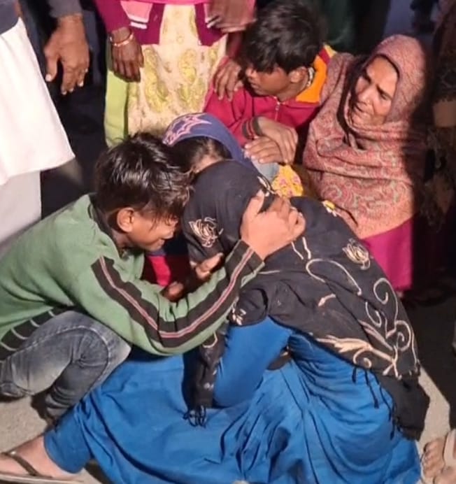 Seeing the dead bodies of the children, there was uproar in the family