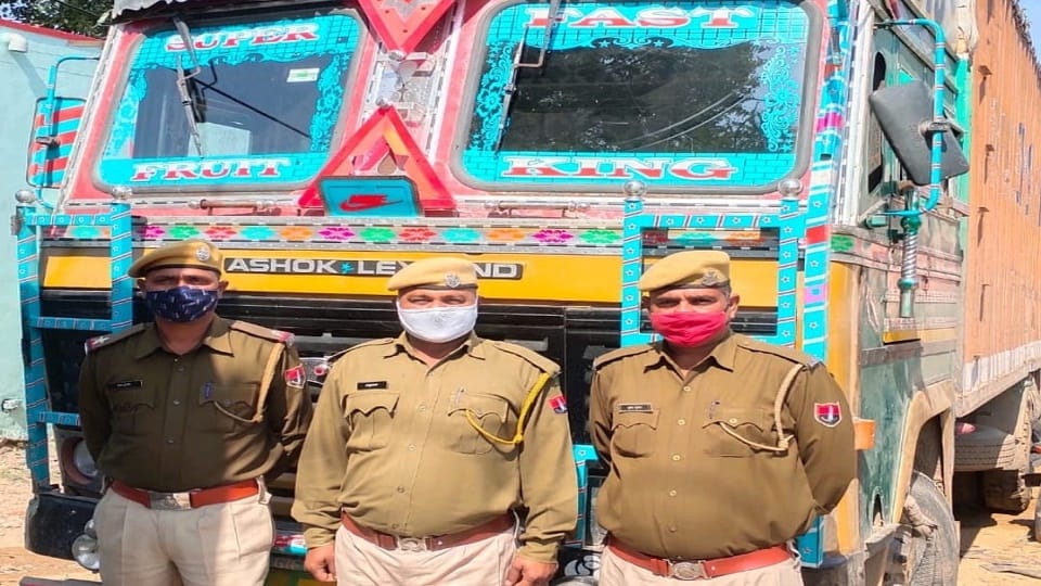 Rajasthan Gokashi News : Police Free 24 cows going to Haryana for slaughter, smugglers escaped