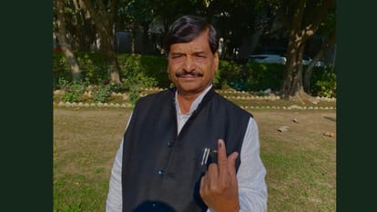 UP Punjab Chunav 2022 Voting Know in 10 Pictures How Big Leaders Cast Their Votes