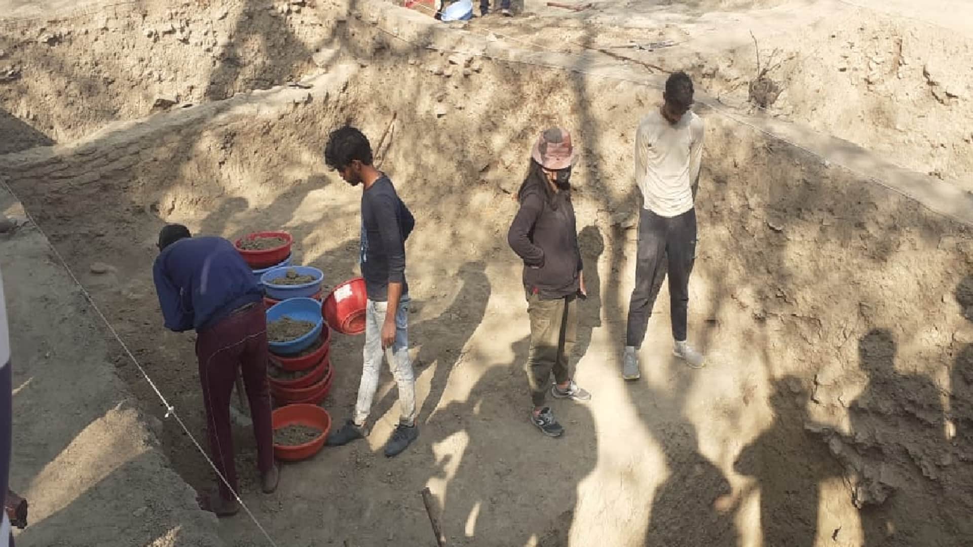 Meerut News: excavation in Hastinapur toys found see photos
