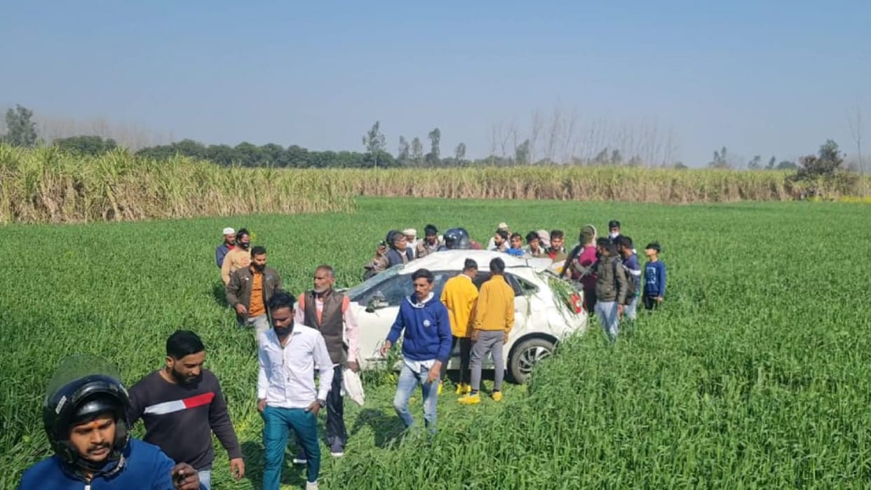 Muzaffarnagar accident : The groom uncle has died father injured in car accident