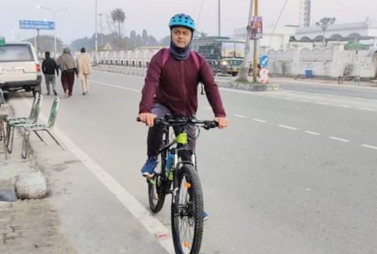 HRTC DDM vivek lakhanpal cycled from Hamirpur to Chandigarh
