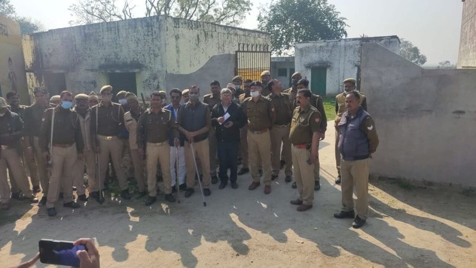 UP Election 2022 Third Phase Mainpuri SP MLA dispute with Village head Representative during voting in mainpuri