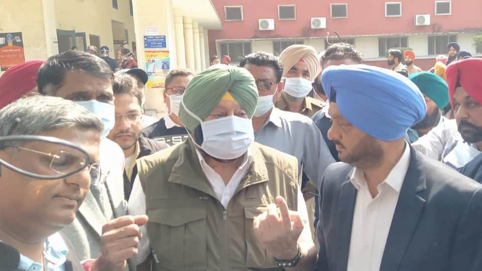 Verbal Spat between Leaders during Punjab Assembly polling