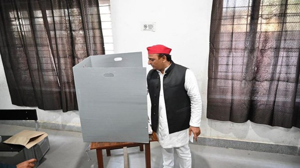 up election sp chief akhilesh yadav replied back to bjp anurag thakur on ahmedabad bomb case said if i am terrorist then he is too