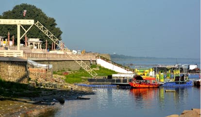 Floating CNG station will float in water for a hundred years there will be no problem