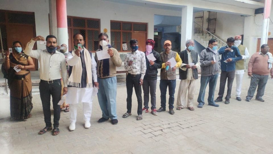 UP Election 2022 Phase 3 Voting: voters cast his vote in firozabad seat