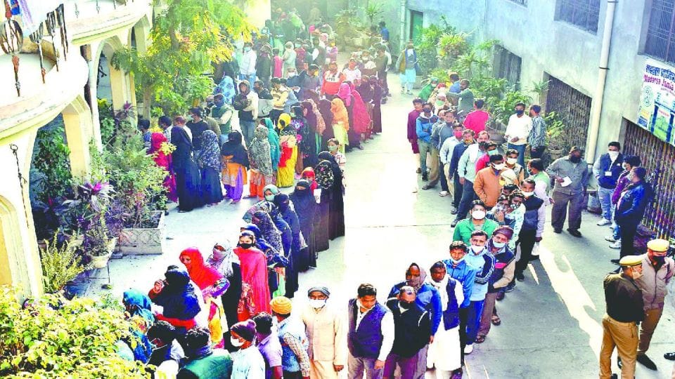 UP Election 2022 Third Phase Karhal, Mainpuri Seats Voting Percentage Live News Updates in Hindi