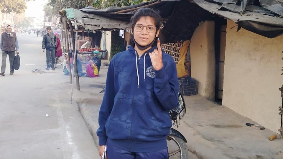 UP Election 2022 Phase 3 Voting: voters cast his vote in firozabad seat