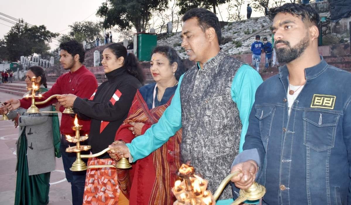 Cricket Coach P. Krishna Kumar Attends Ganga Aarti