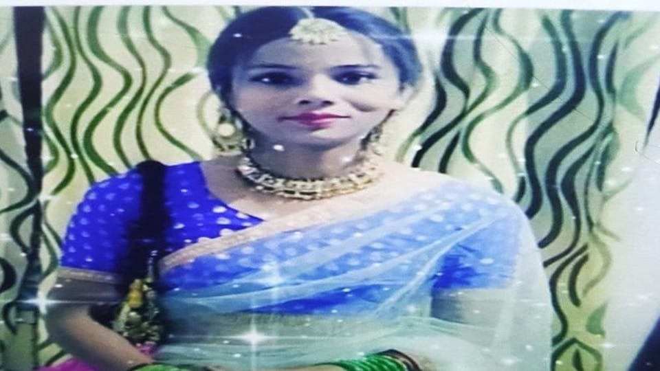 Indore: Just after 3 months of wedding, Lady Software Engineer commits suicide in a hotel, live video of the incident