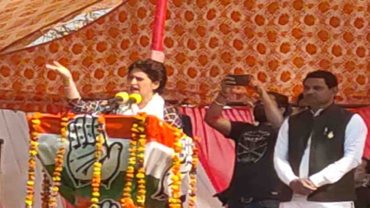UP Election 2022: priyanka gandhi Visits hardoi News in Hindi