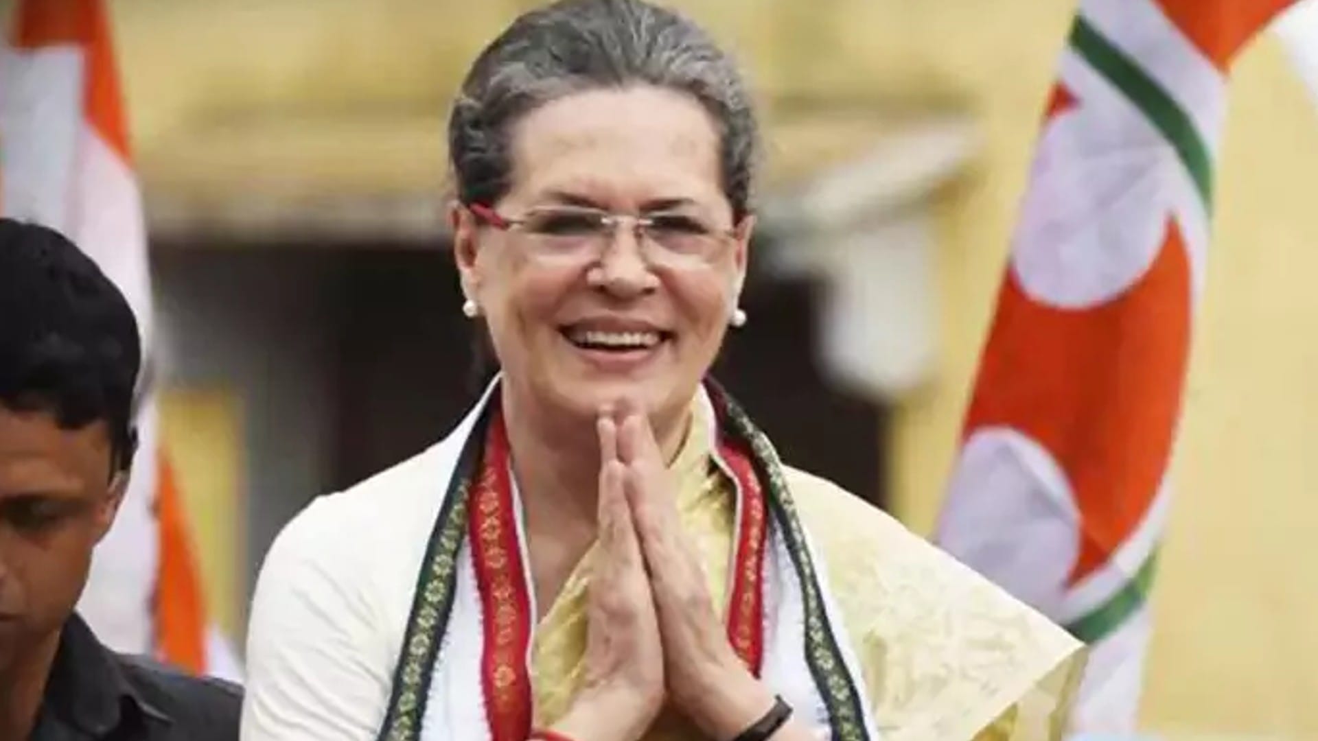 Indira Gandhi have also lost their Lok Sabha membership Before Rahul Gandhi know all About it Law