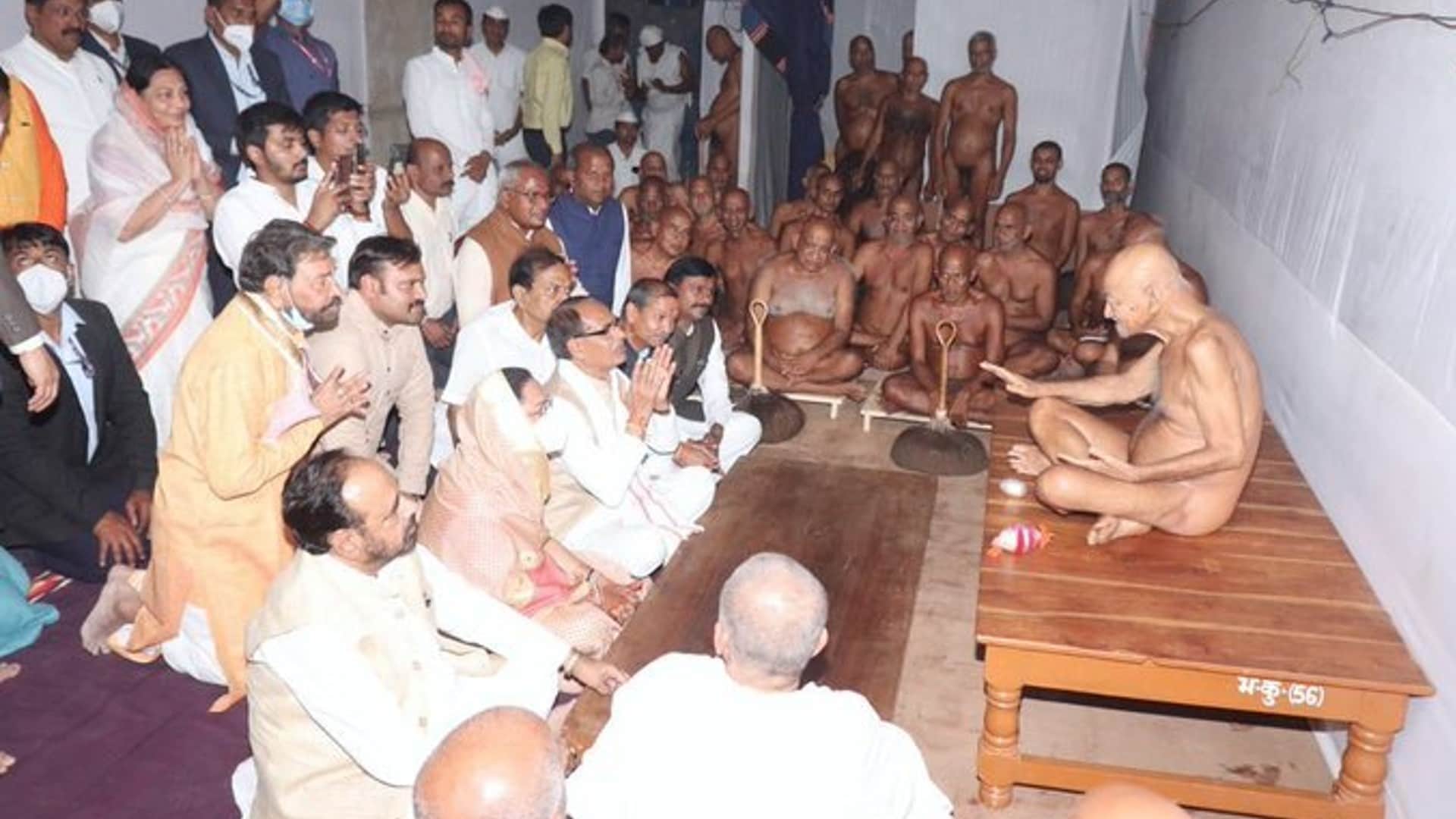 Chief Minister Shivraj Singh Chouhan attended Panchkalyanak festival, took blessings from Acharya Vidyasagar Maharaj
