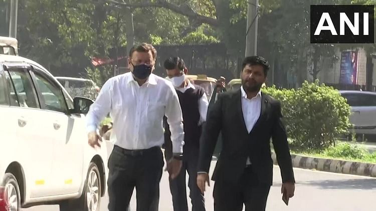 Abg Shipyard Case Former Chairman And Md Rishi Aggarwal Reaches Cbi Headquarters Amar Ujala 0427