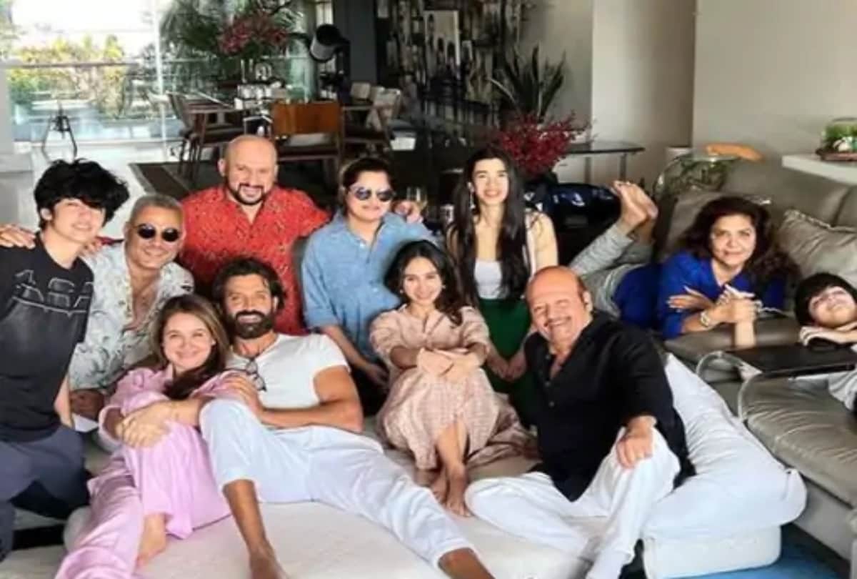 Social media: Saba Khan was seen having lunch with Hrithik Roshan's family uncle rajesh roshan shared a picture