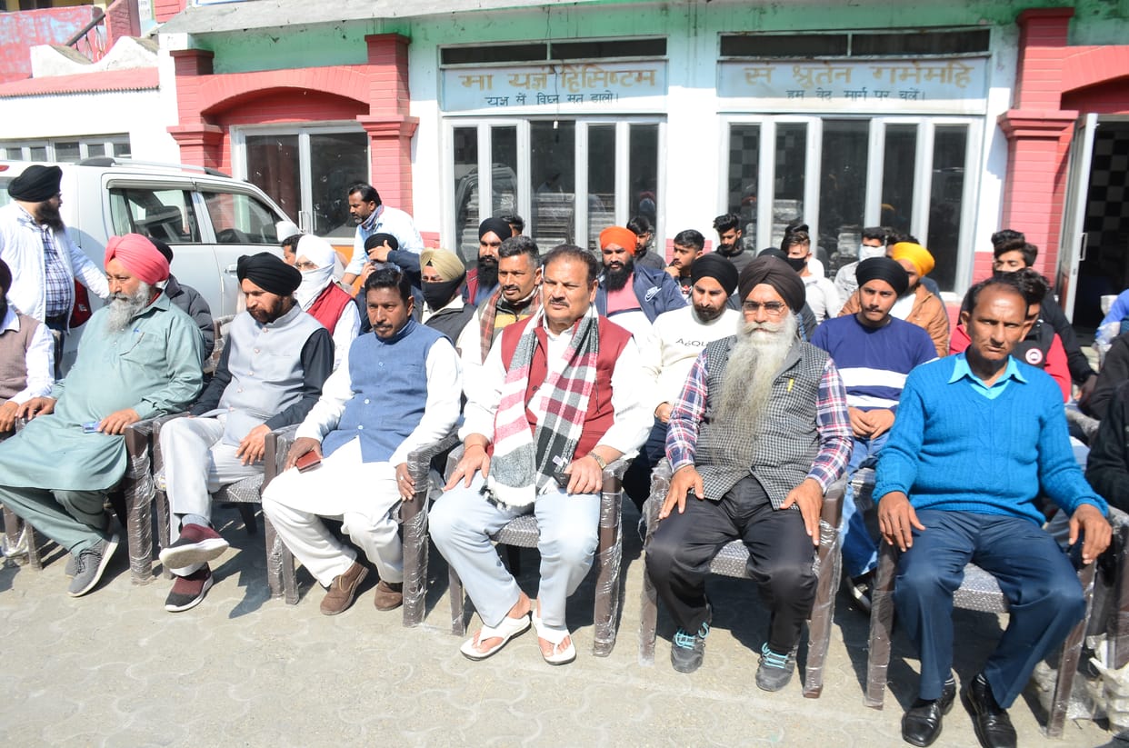 Various organizations raised the demand for closure of liquor shop