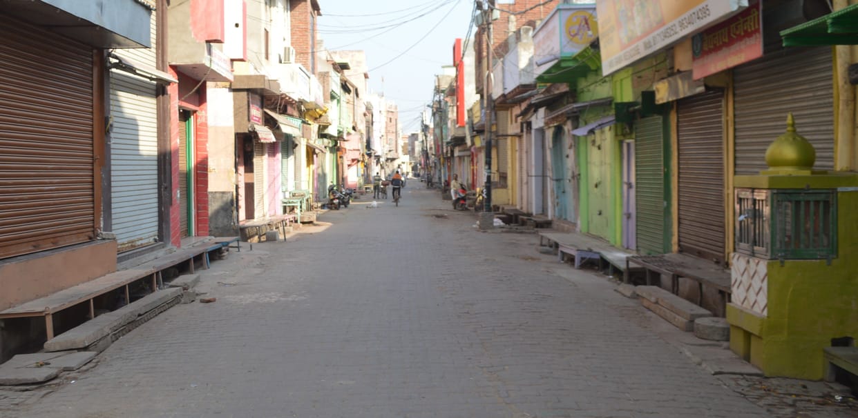 Hathras: Market remained closed due to voting, problems in marriage houses