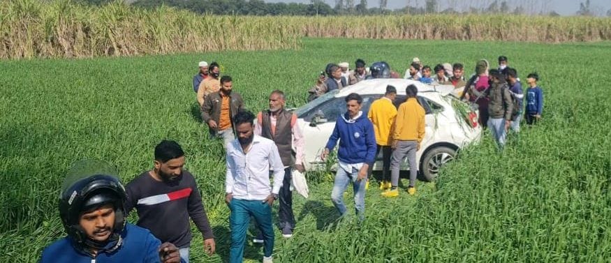 The bride's car overturned, the groom's warts died