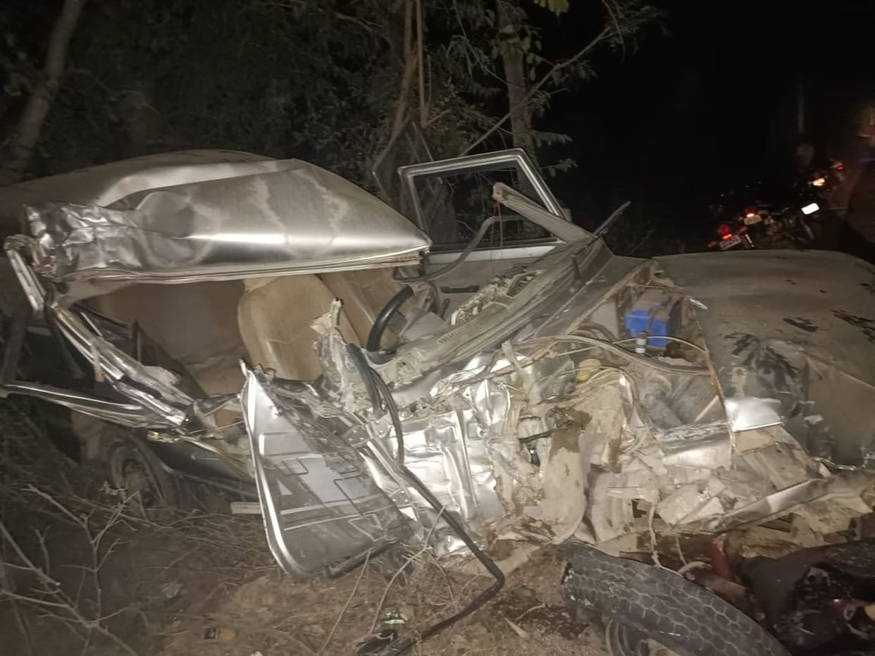 Highway truck and Bolero collide, driver injured