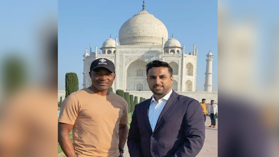 cricketer Brian Lara visited the Taj Mahal
