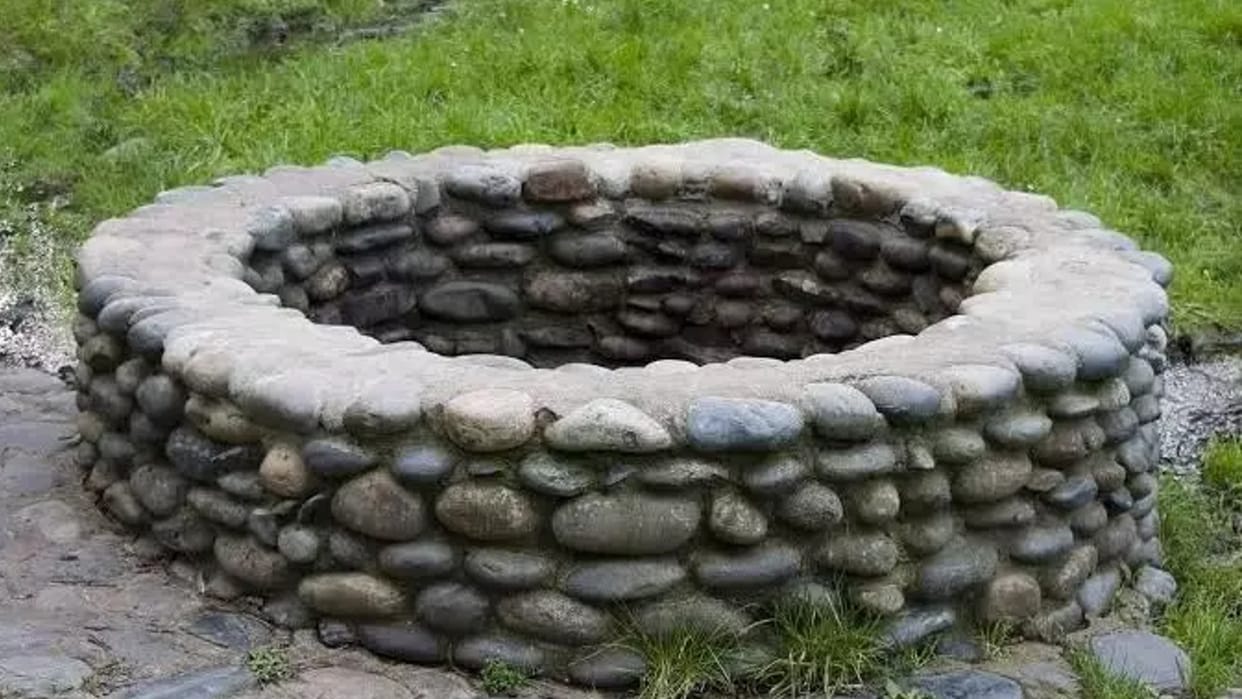 13 year old girl saved the life of a three year old child by jumping into the well