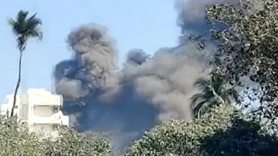 Mumbai: Fire in Zakaria Industrial Area of Byculla, eight fire engines were engaged in controlling