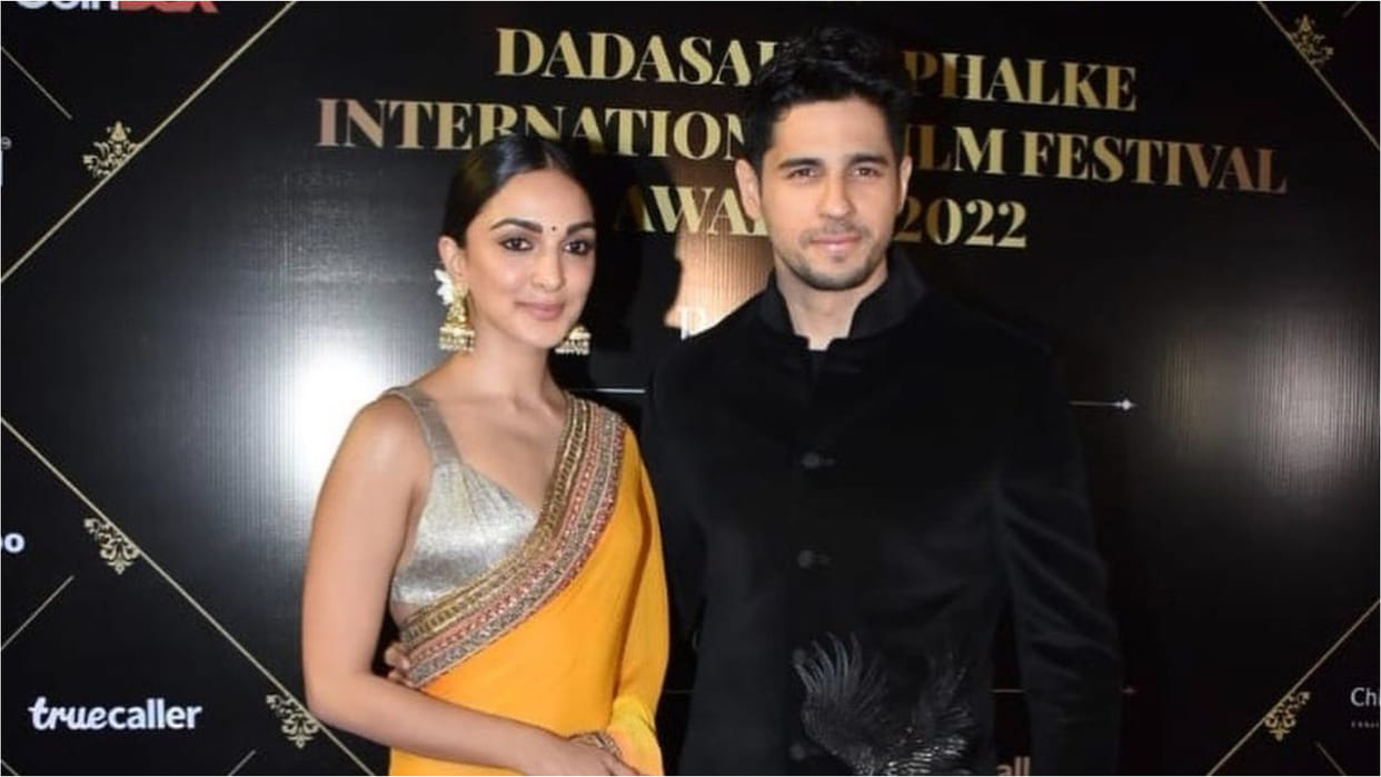 kiara advani looks stunning in dada saheb phalke award film festival wearing yellow saree