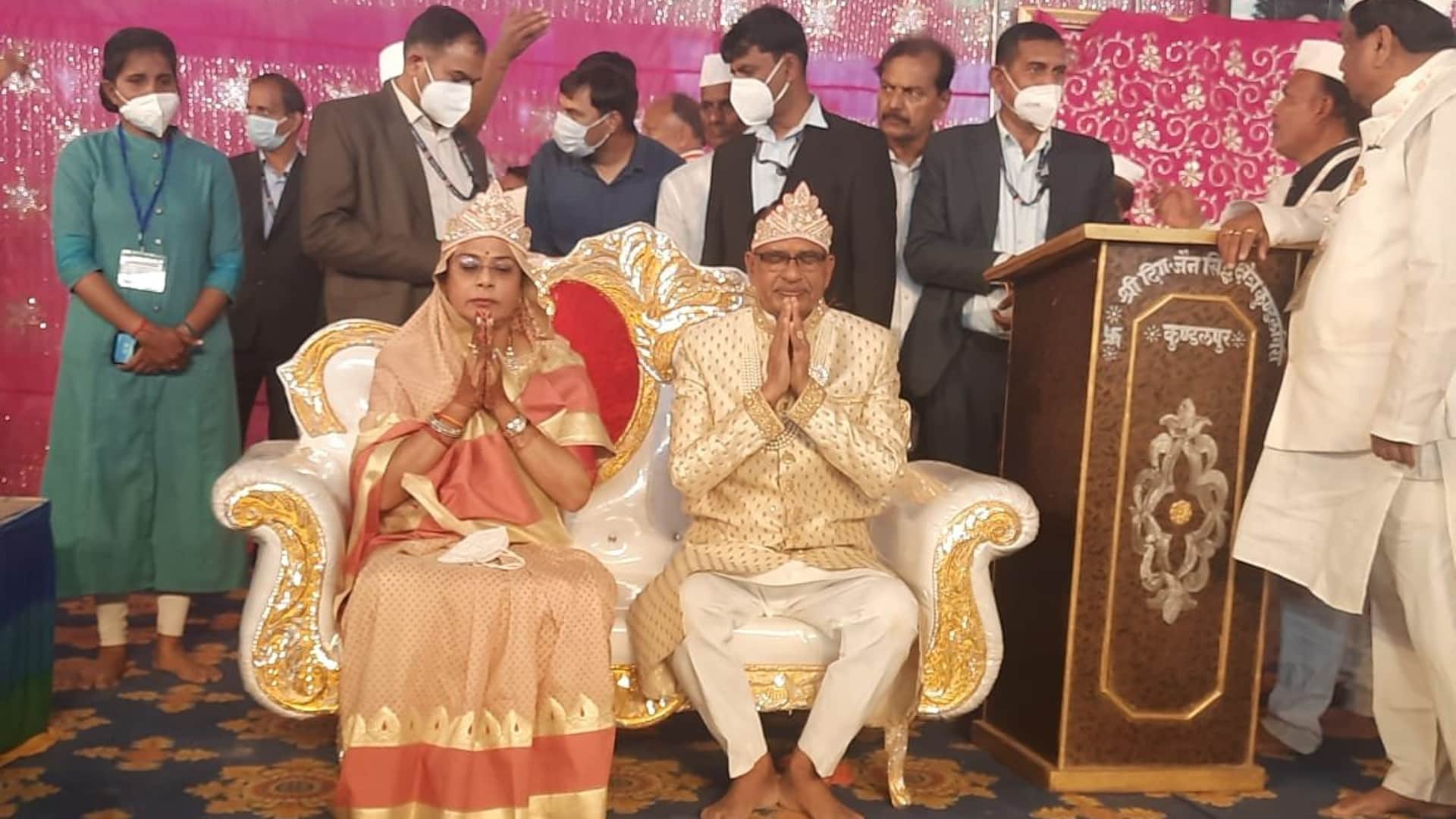 Chief Minister Shivraj Singh Chouhan attended Panchkalyanak festival, took blessings from Acharya Vidyasagar Maharaj