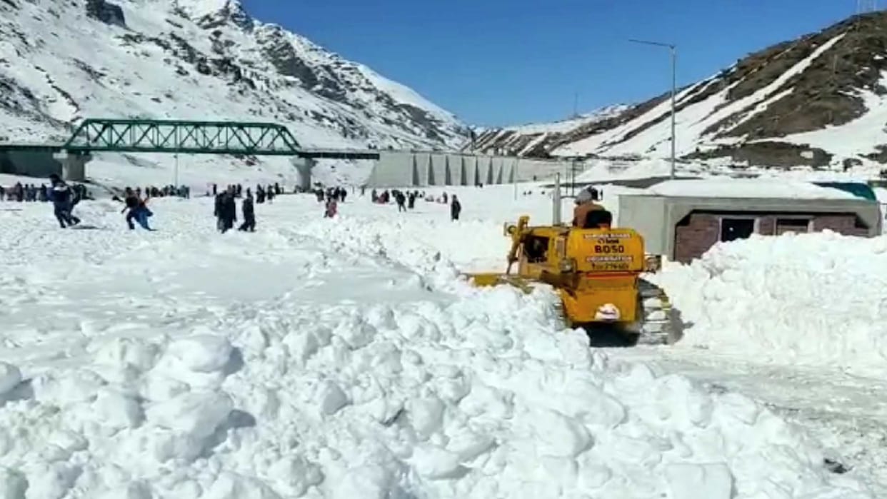 BRO to restore Manali Leh road before Rohtang Pass
