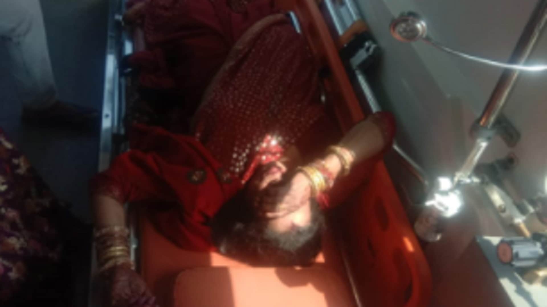 Meerut News: Car accident on Delhi-Meerut Expressway four people injured including groom bride