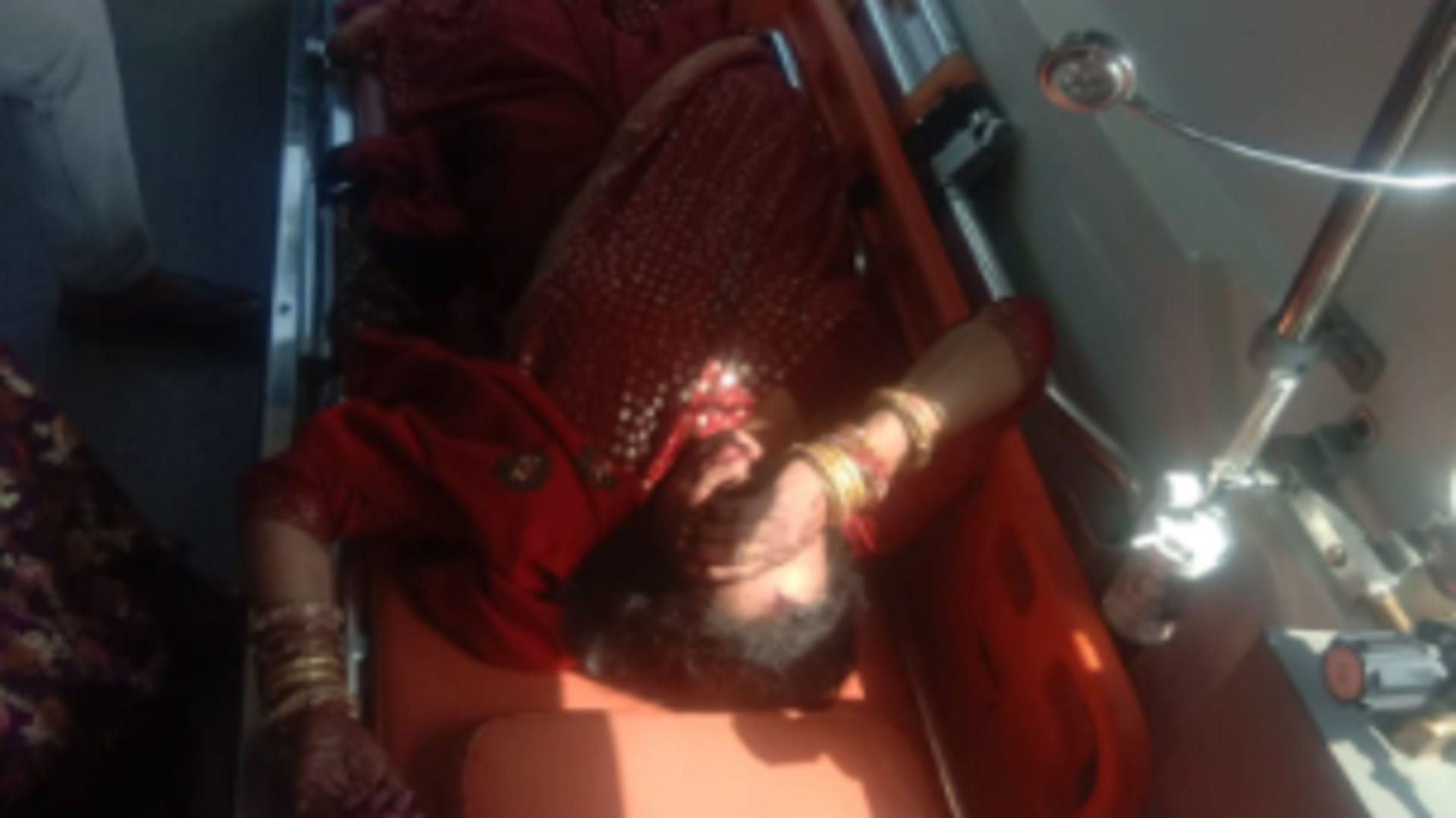Meerut News: Car accident on Delhi-Meerut Expressway four people injured including groom bride