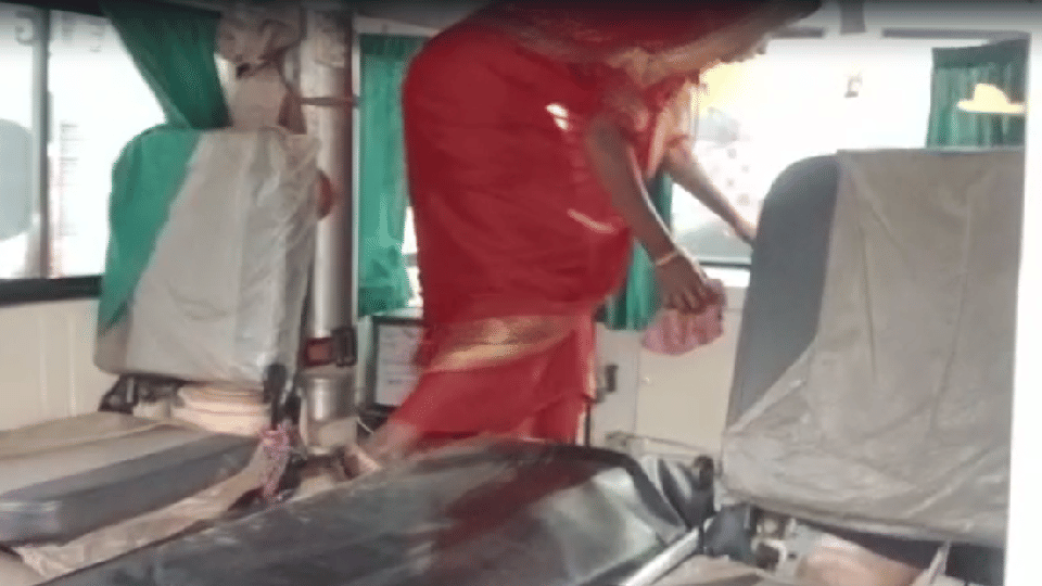 Raisen, Madhya Pradesh News: A woman forced to clean ambulance after abortion of her sister in the vehicle