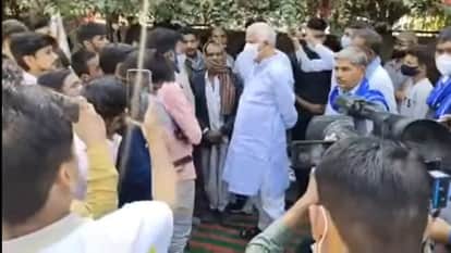 धरना-प्रदर्शन में शामिल हुए थे सांसद किरोड़ी लाल मीणा।