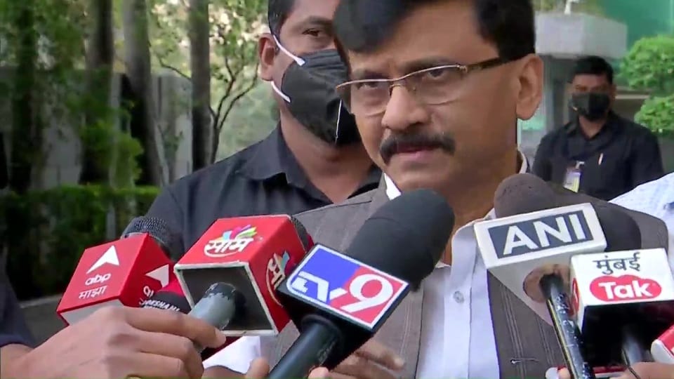 Sanjay Raut Says We never said that a political front will be formed without Congress, KCR should be leader of third front