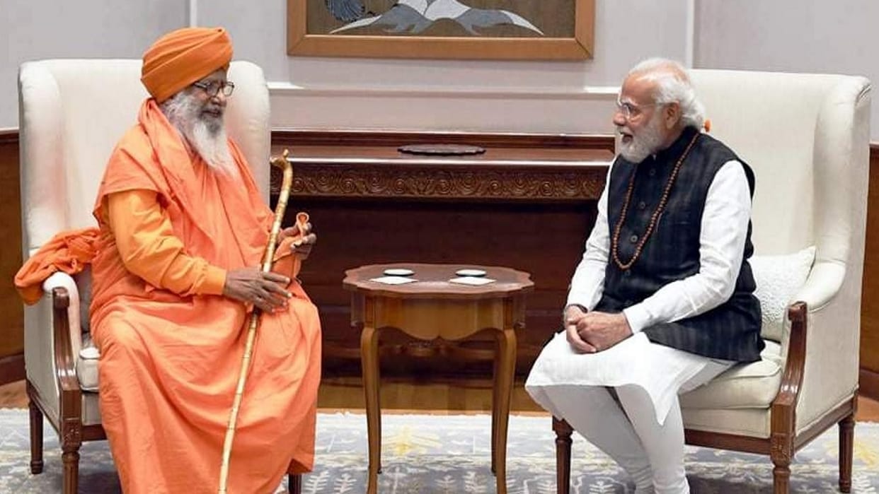 Haridwar: President of Panchayati Akhara Nirmal Shri Mahant Gyandev Singh met Prime Minister Modi