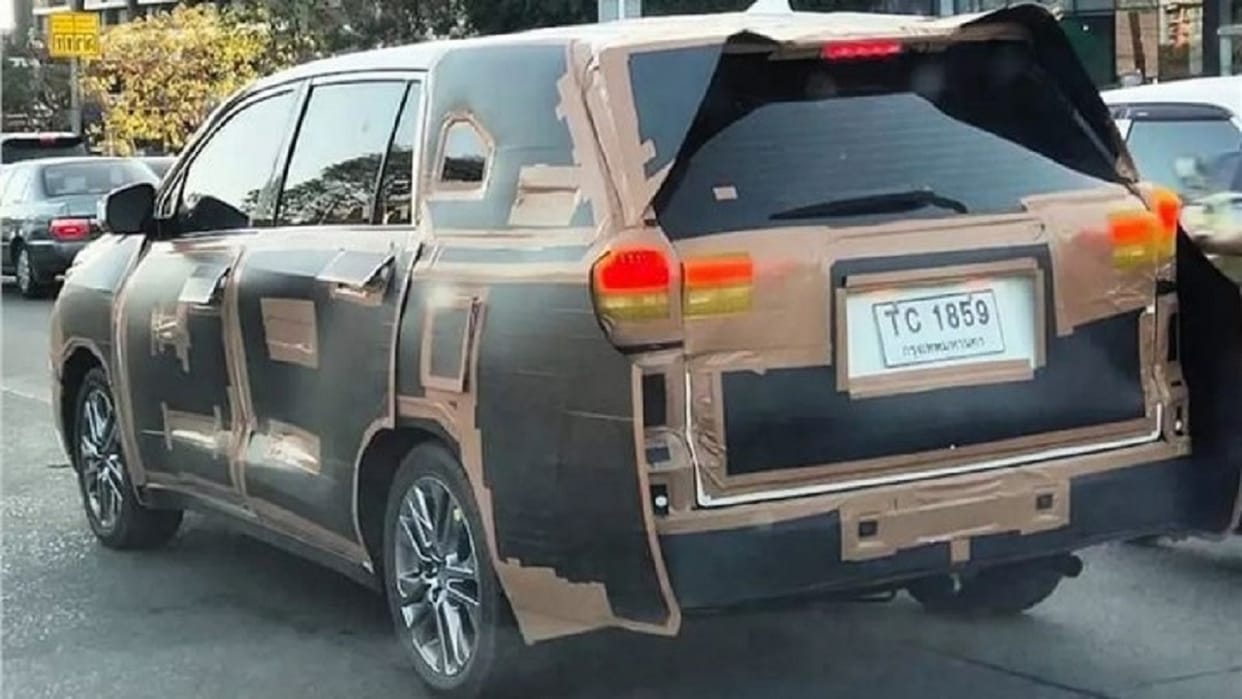 Toyota Innova seven-seater MPV likely to get a facelift soon, New model of Innova spotted testing in Thailand