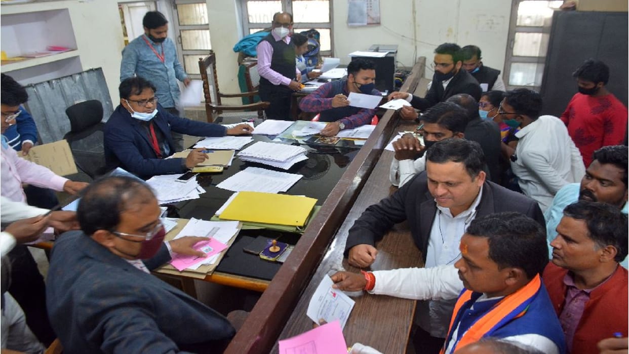 UP Chunav 2022: Six candidates withdrew in Varanasi, now 70 candidates in eight assembly constituencies