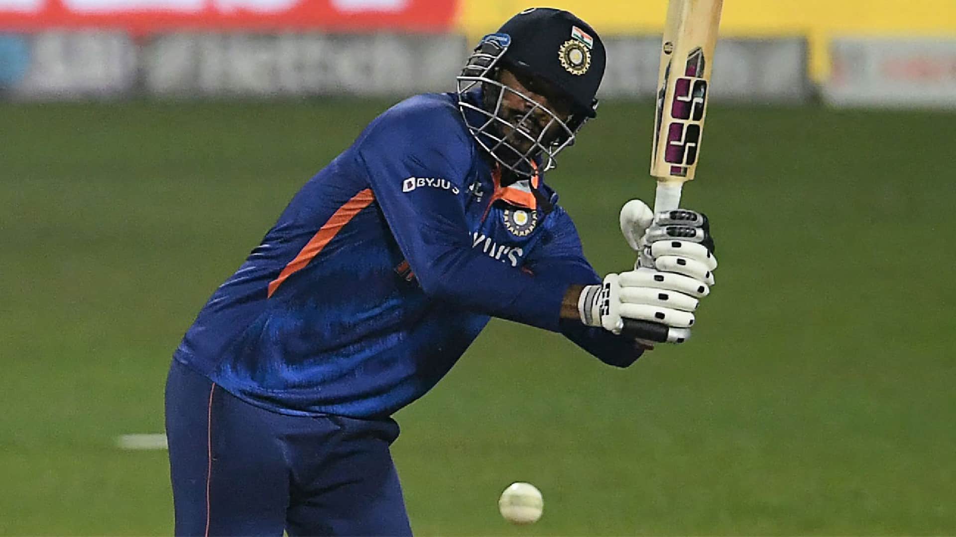 Indian Finisher for T20 World Cup Dinesh Karthik, venkatesh Iyer, Hardik Pandya in race