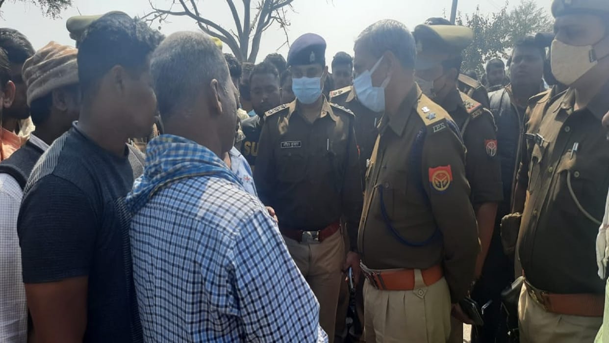 Victim's grandfather killed by beating with sticks for opposing molestation in ghazipur