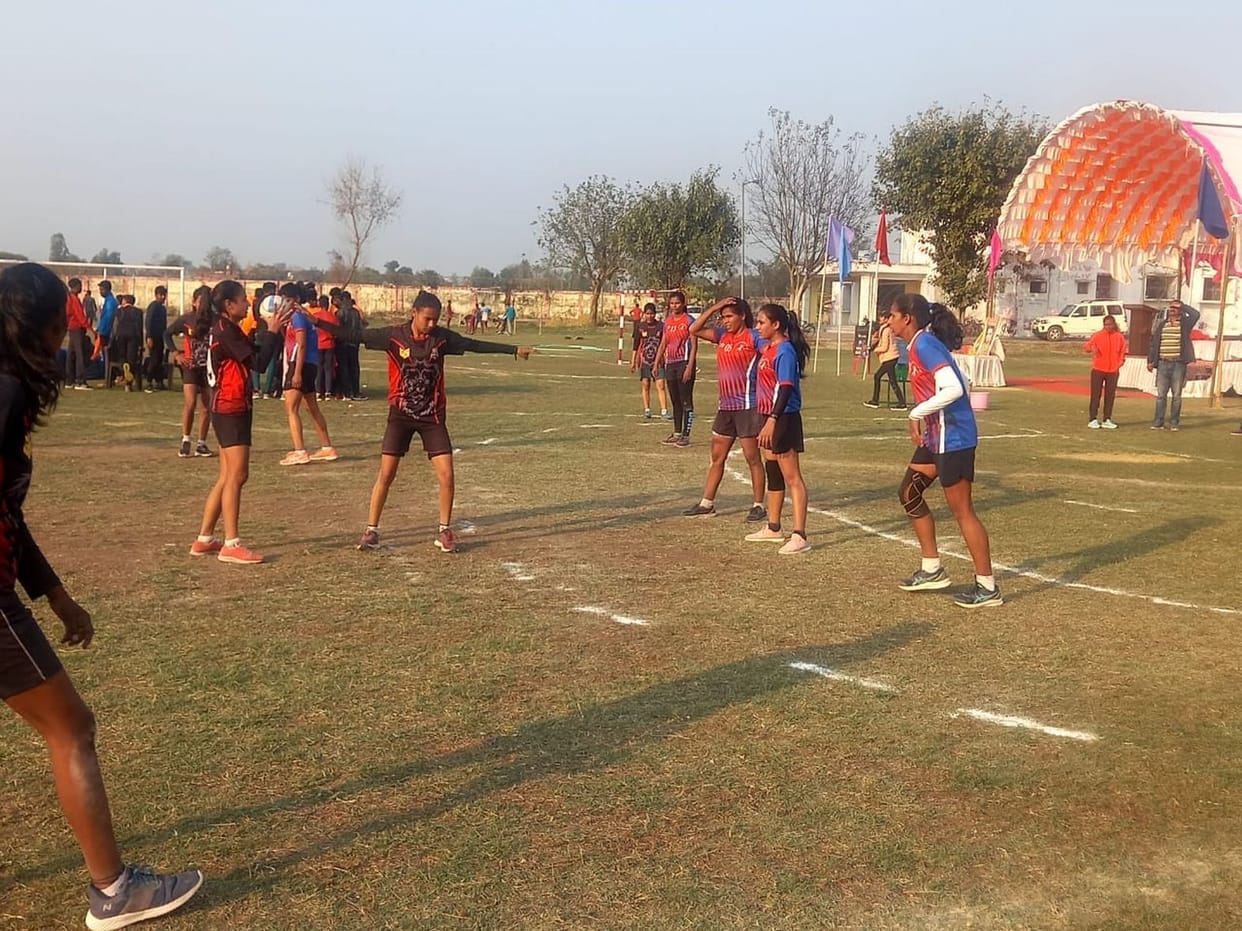 Teams from Lucknow, Ayodhya, Banaras and Agra won