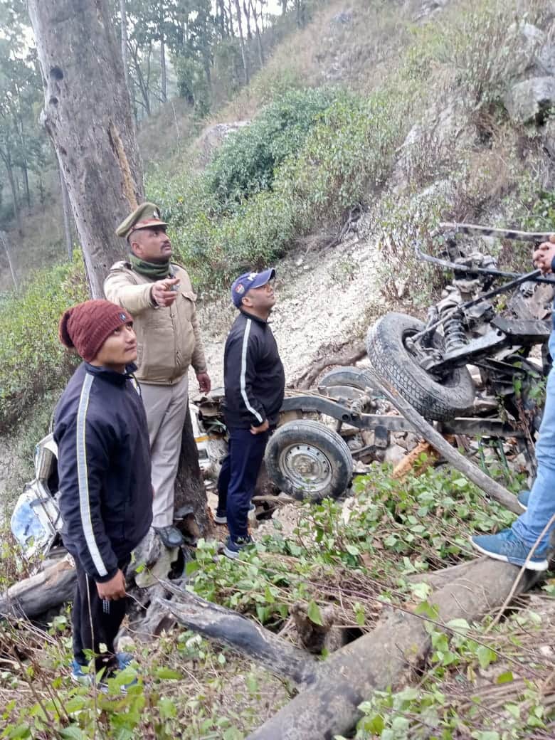 Uttarakhand: Accident in champawat, vehicle returning from the procession fell into the ditch, photos