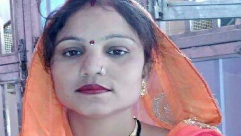 Asha worker dies due to truck collision on flyover in Agra