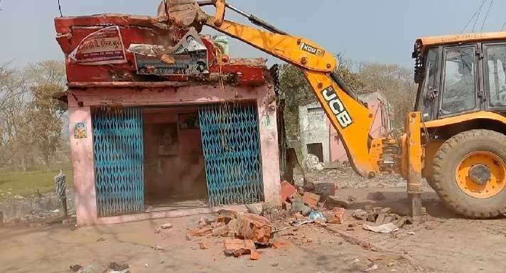 Encroachment removed from railway land