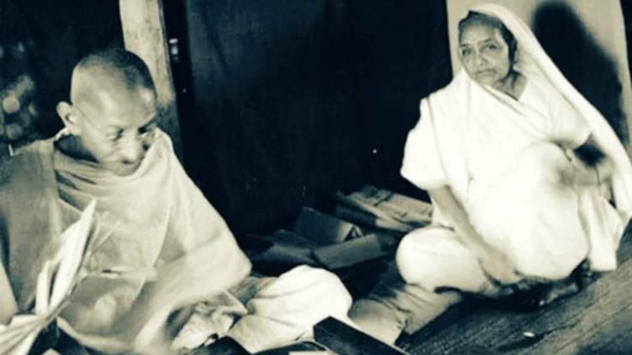 Mahatma Gandhi Jayanti Anniversary 2022 Interesting Facts Of Gandhiji Who Became Father Of Nations In Hindi