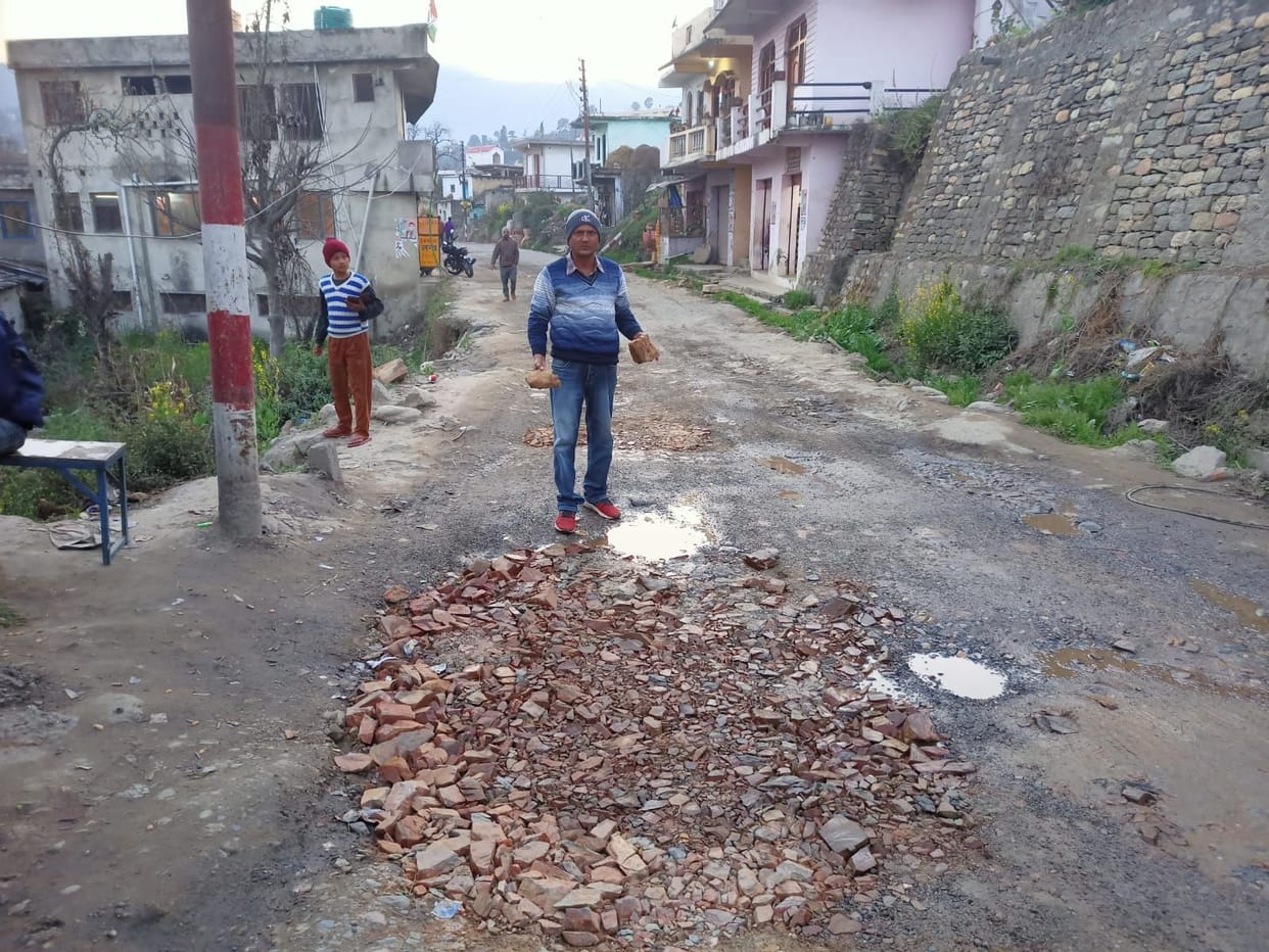 Hole in Garur Road