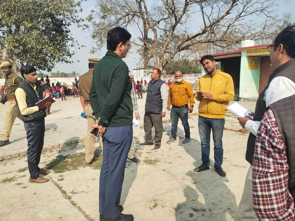 Observer expressed displeasure after seeing bad toilet at the polling station