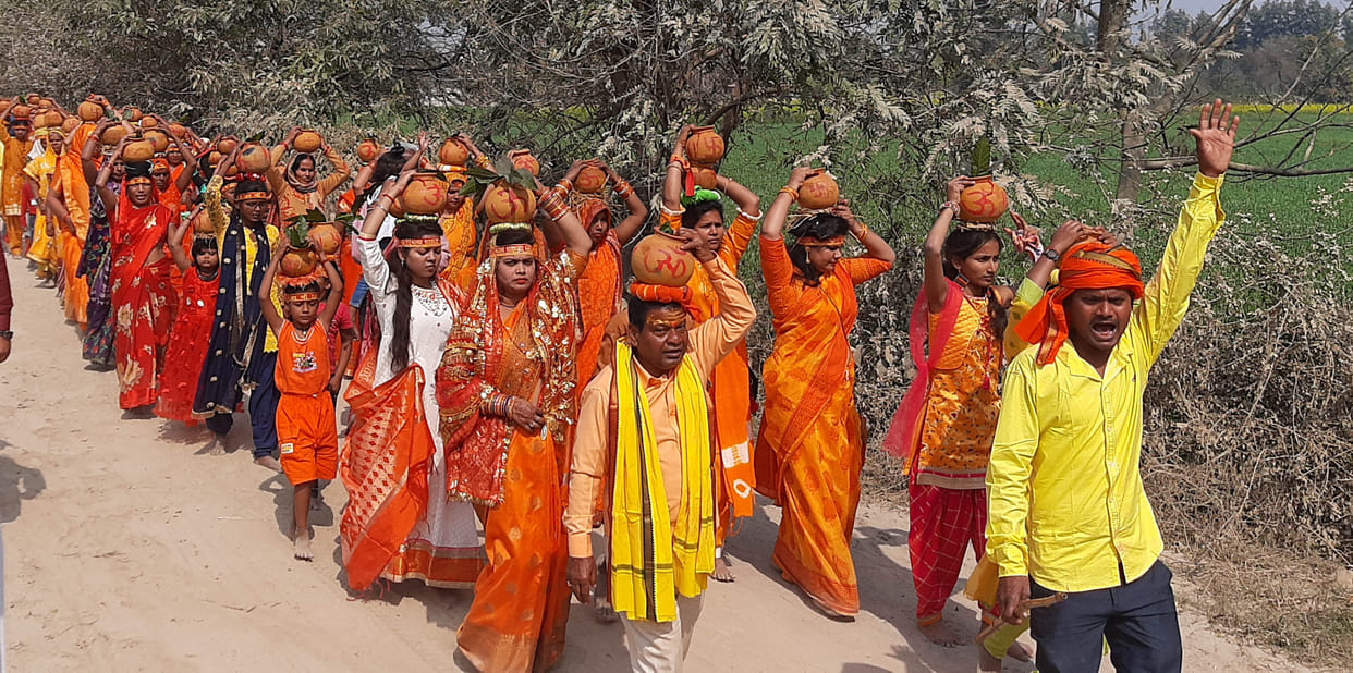 Kalash Yatra taken out with musical instruments