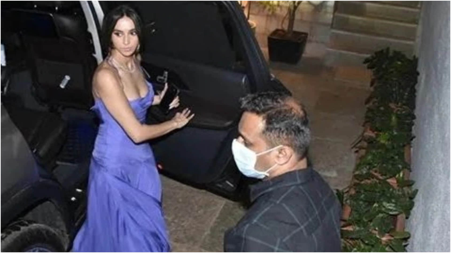 farhan akhtar shibani dandekar looks after marriage wear strapless dress