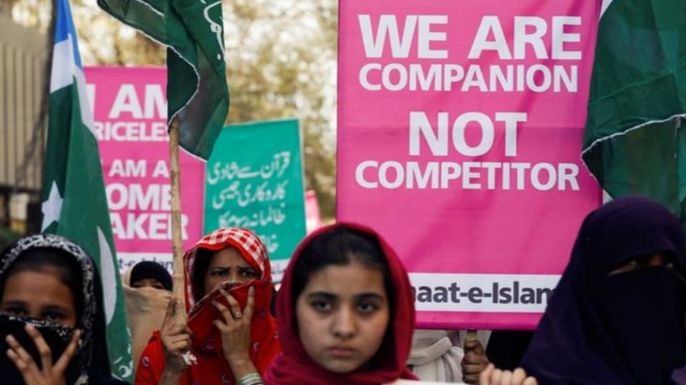 Pakistan Religious Affairs Minister appeals to Imran Khan to declare Women Day as International Hijab Day